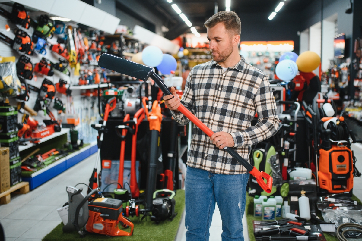 momak bira alat za dvorište